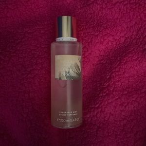 Victoria secret Oasis Blooms